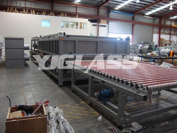 Horizontal tempering furnace