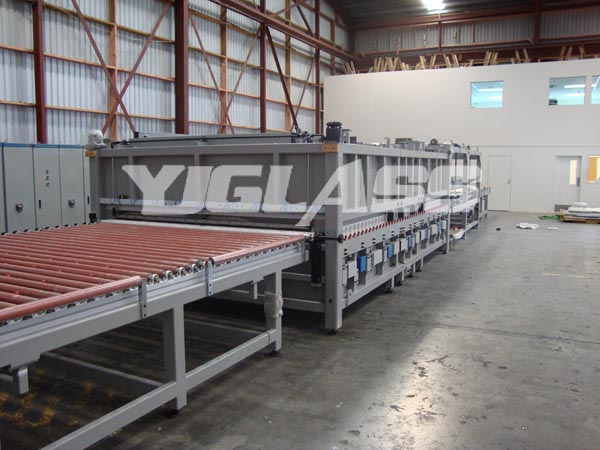 Horizontal tempering furnace
